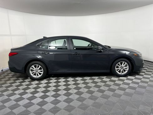 Used 2025 Toyota Camry LE image 4