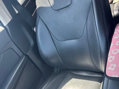 Used 2018 Ford Edge Titanium w/ Equipment Group 302A AWD/4WD image 8