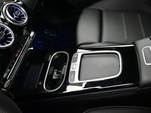 Used 2025 Mercedes-Benz CLA 250 4MATIC image 21