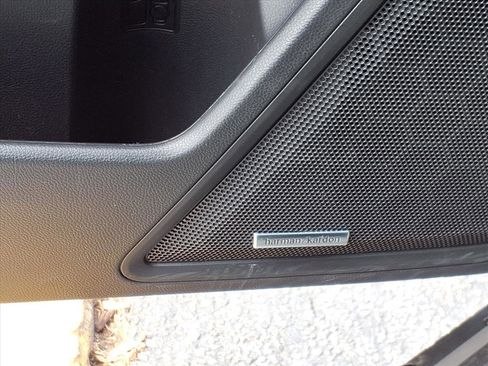 Certified 2025 Subaru Outback Limited image 19