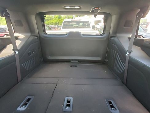 Used 2021 GMC Yukon SLT w/ SLT Luxury Package image 7