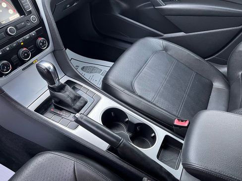 Used 2013 Volkswagen Passat 2.5 SE image 19