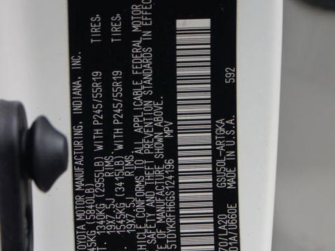 Used 2016 Toyota Highlander Limited image 19