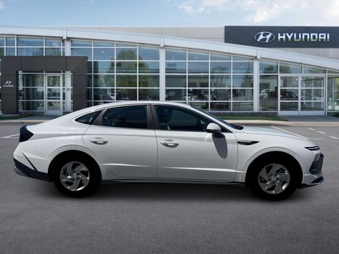 New 2026 Hyundai Sonata SE FWD image 9