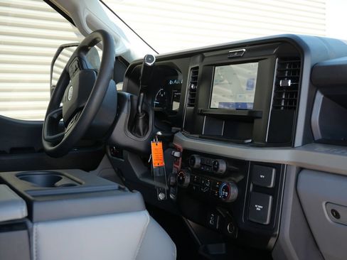 Used 2026 Ford F550 4x4 Regular Cab Super Duty image 16