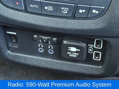 Used 2022 Honda Pilot Touring image 24