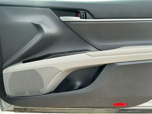 Used 2024 Toyota Camry SE image 16