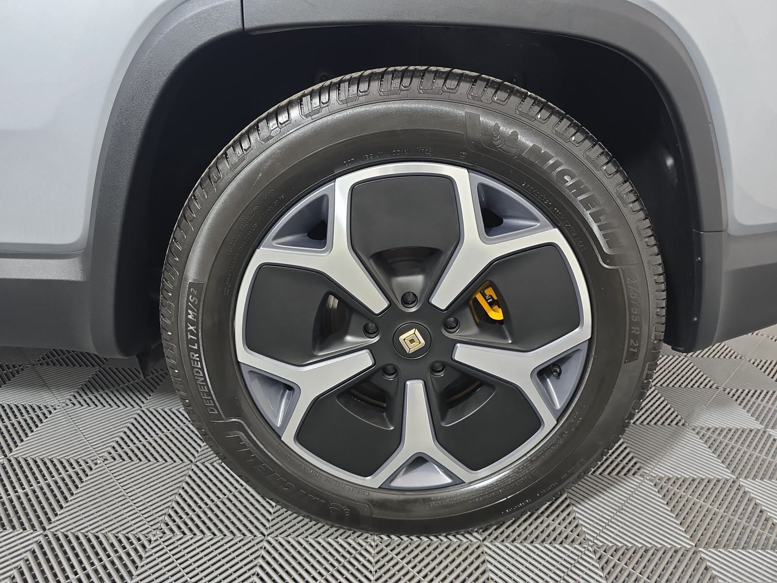 Used 2024 Rivian R1S Adventure Quad AWD/4WD image 10