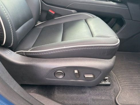 Used 2025 GMC Acadia Denali w/ Super Cruise Package image 18