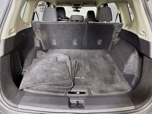 Certified 2022 Nissan Rogue SV image 26