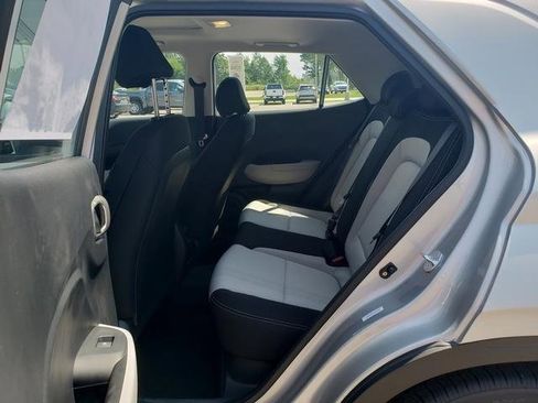 New 2025 Hyundai Venue SEL image 11