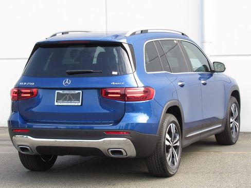 New 2025 Mercedes-Benz GLB 250 4MATIC image 6