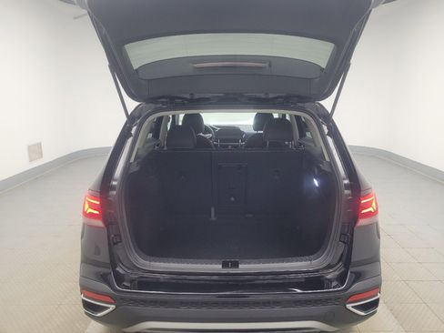 Used 2024 Volkswagen Taos SE FWD image 29