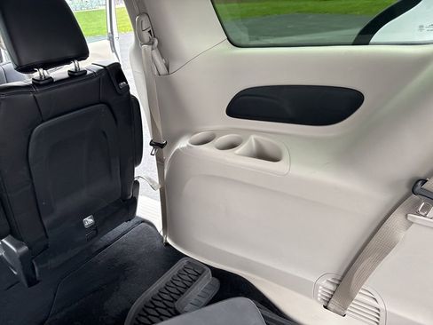 Used 2024 Chrysler Pacifica Touring-L w/ Road Tripper Package FWD image 22