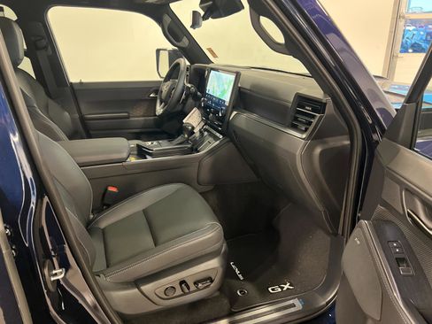Used 2026 Lexus GX 550 image 45