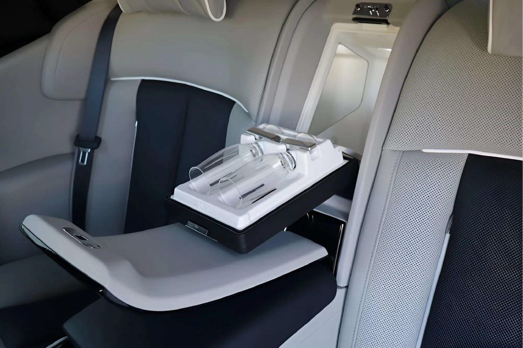 Certified 2019 Rolls-Royce Phantom Sedan RWD image 15