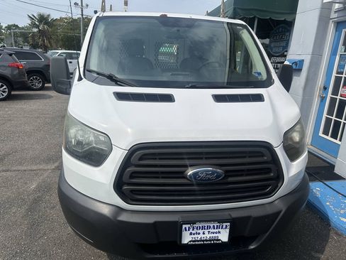 Used 2015 Ford Transit 250 130 Low Roof RWD image 10