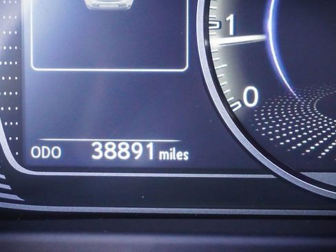 Used 2019 Lexus UX 200 image 8