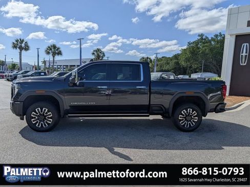 Used 2024 GMC Sierra 2500 Denali Ultimate AWD/4WD image 7