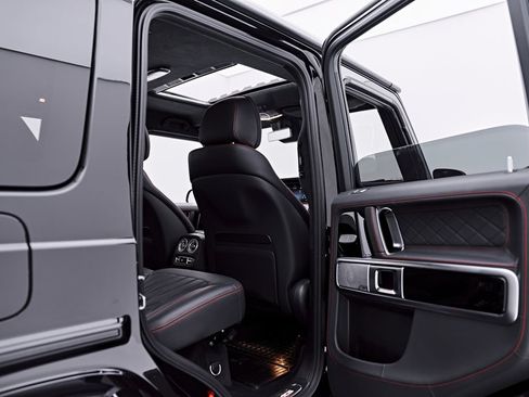 Used 2025 Mercedes-Benz G 63 AMG 4MATIC image 33