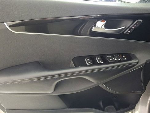 Used 2019 Kia Sorento SX image 11
