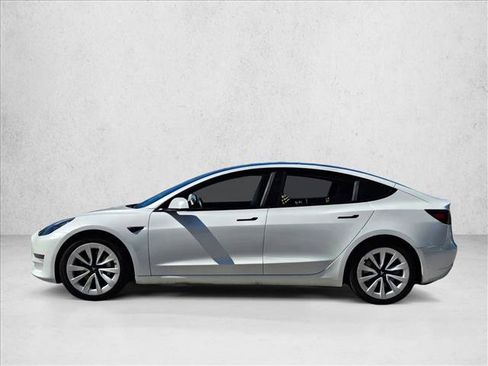 Used 2023 Tesla Model 3 Standard Range RWD image 5