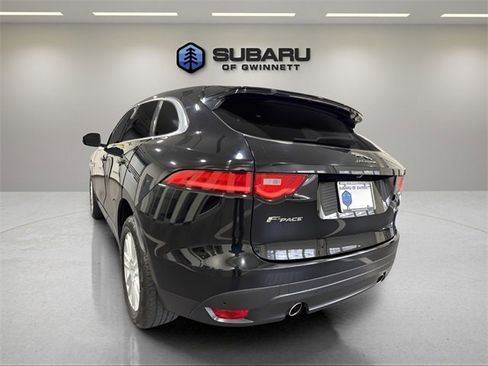 Used 2019 Jaguar F-PACE Prestige image 3