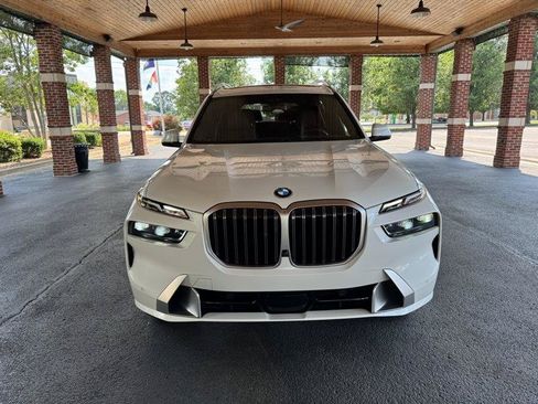 Used 2024 BMW X7 xDrive40i AWD/4WD image 2