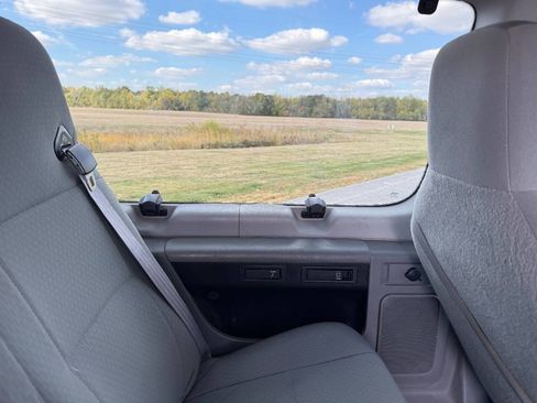 Used 2010 Ford E-350 and Econoline 350 Extended Wagon Super Duty image 12
