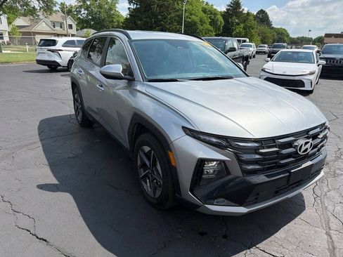 Used 2025 Hyundai Tucson SEL FWD image 4