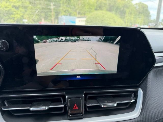 Used 2025 Chevrolet TrailBlazer LT AWD/4WD image 24