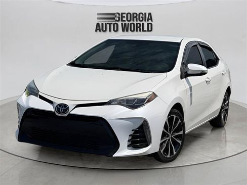 Used 2018 Toyota Corolla SE FWD image 3