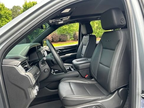 Used 2024 GMC Yukon Denali RWD image 41