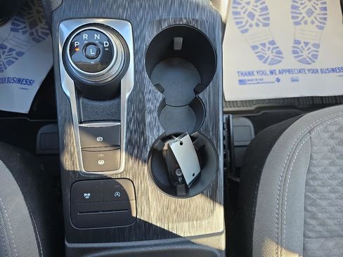 Used 2022 Ford Escape SE image 26