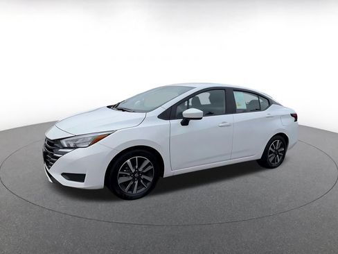 Used 2025 Nissan Versa SV FWD image 7
