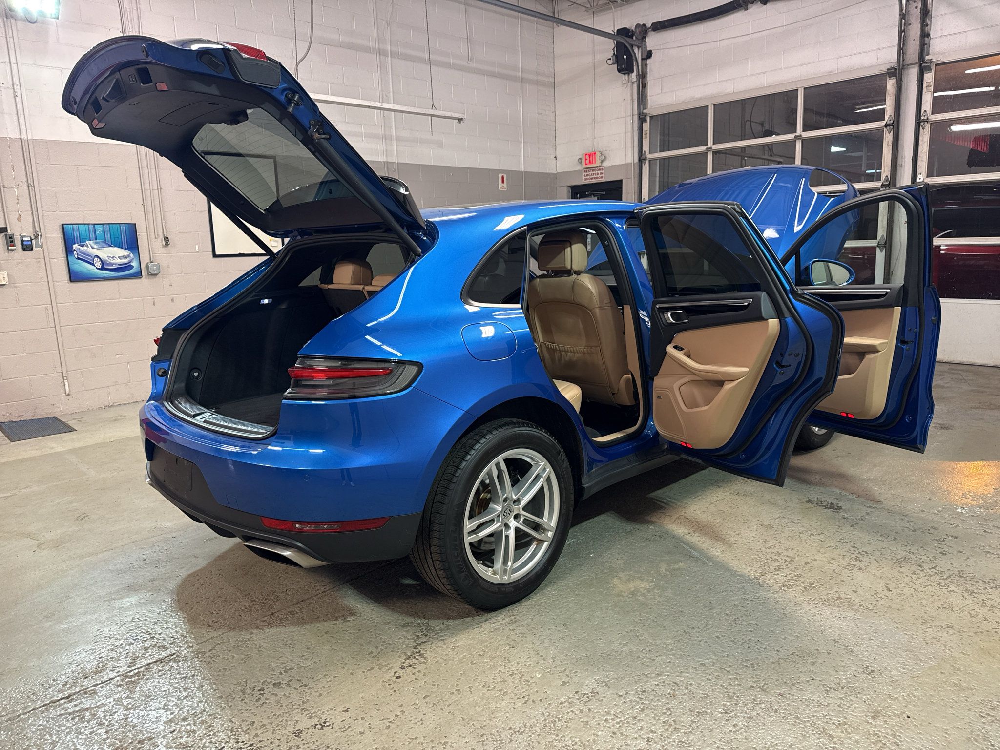 Used 2020 Porsche Macan AWD/4WD image 14