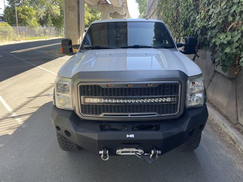 Used 2015 Ford F250 Lariat w/ Lariat Interior Package AWD/4WD image 11
