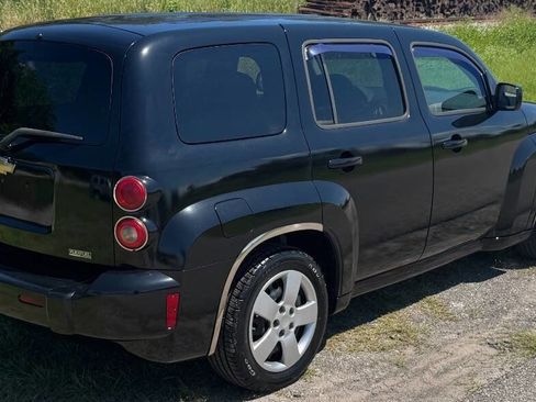 Used 2010 Chevrolet HHR LS image 4