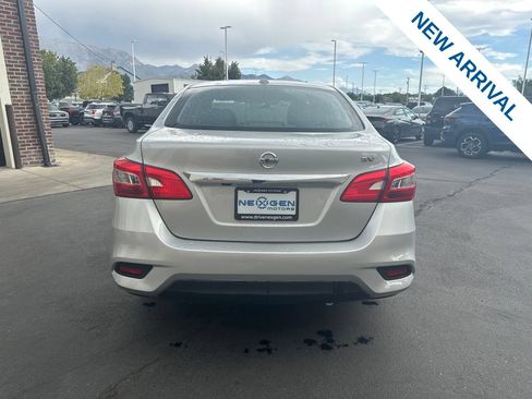 Used 2019 Nissan Sentra SV FWD image 6