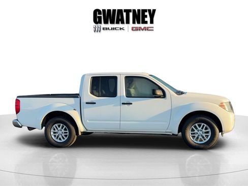 Used 2016 Nissan Frontier SV w/ SV Value Truck Package image 8