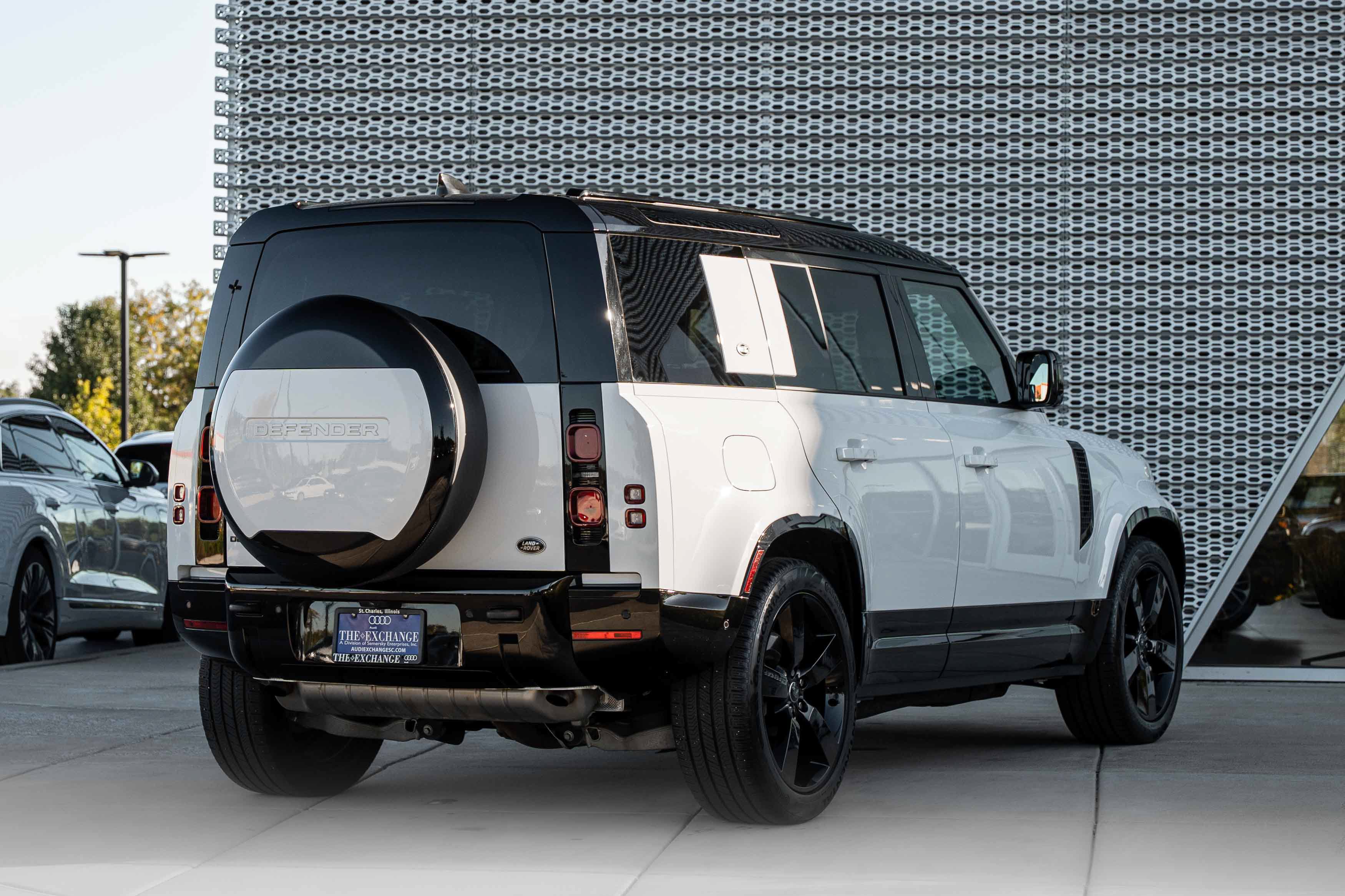 Used 2023 Land Rover Defender 110 X-Dynamic SE AWD/4WD image 4