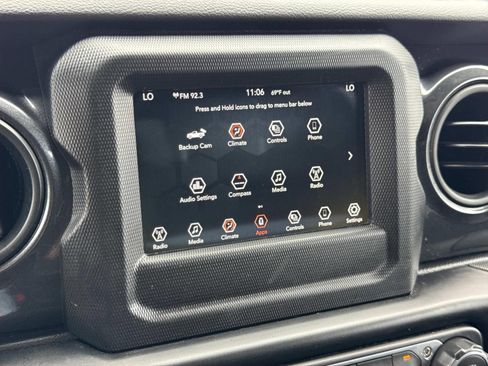 Used 2022 Jeep Gladiator Sport AWD/4WD image 9