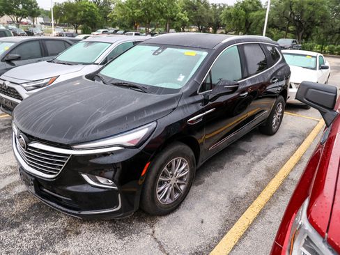 Used 2022 Buick Enclave Premium AWD/4WD image 3