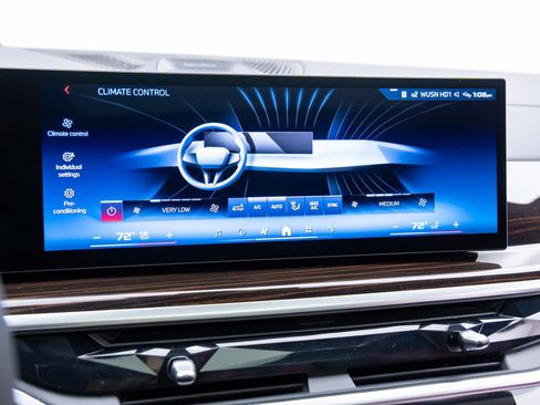 New 2026 BMW X6 M60i image 25