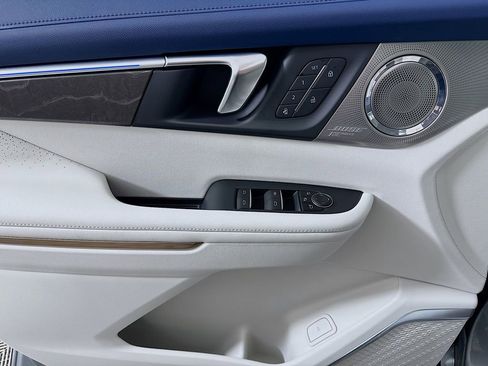 Used 2025 Buick Enclave Avenir w/ Super Cruise Package image 18