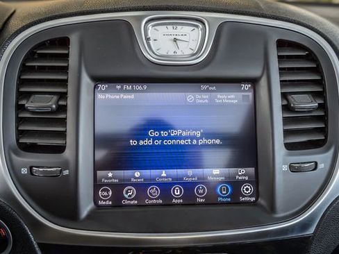 Used 2020 Chrysler 300 Limited image 24