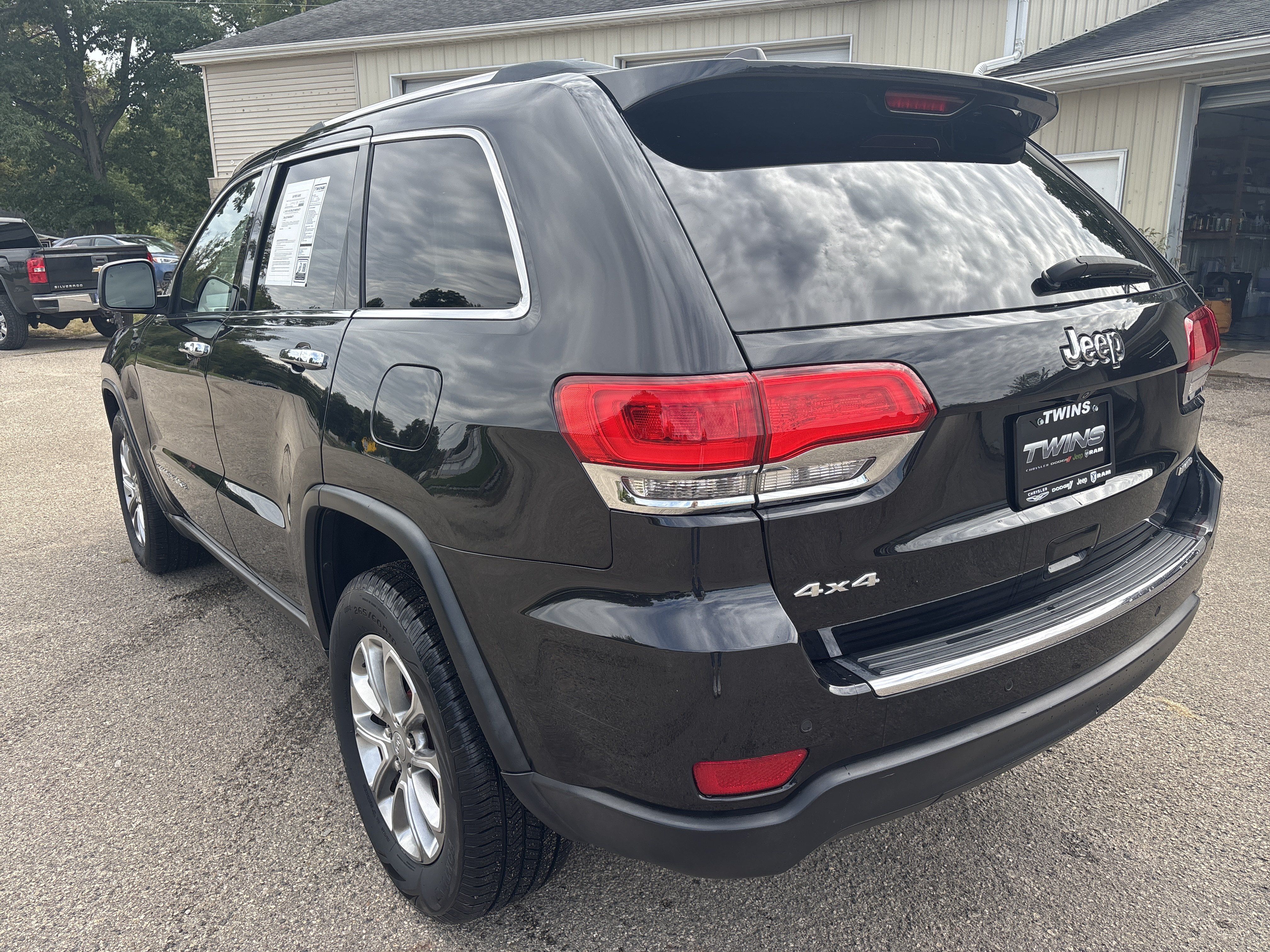 Used 2015 Jeep Grand Cherokee Limited w/ Luxury Group II AWD/4WD image 6