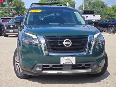 Used 2022 Nissan Pathfinder SL image 4
