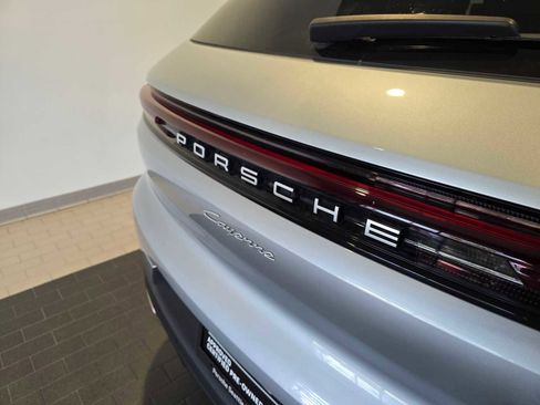 Used 2024 Porsche Cayenne image 16