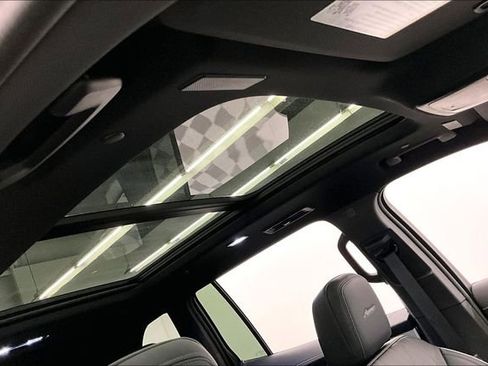 Used 2025 Buick Enclave Avenir w/ Trailering Package, 5000 lbs. image 19